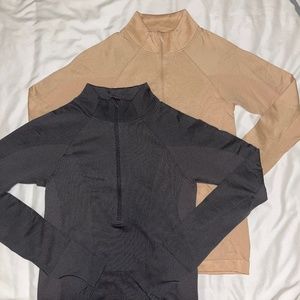 Lululemon lightweight quarter zip (dark grey/apricot)